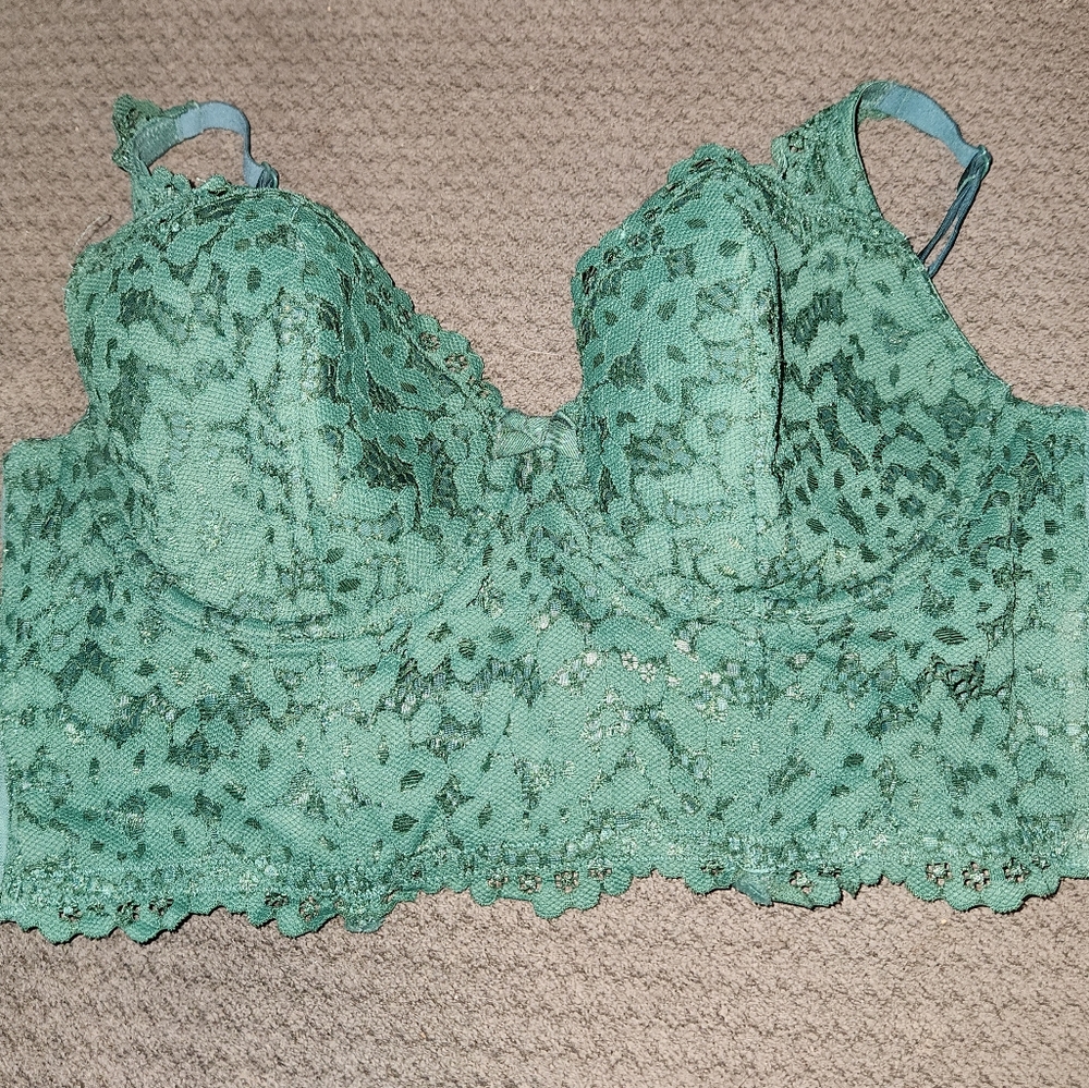 Victoria secret body by victoria lined bra size 38b